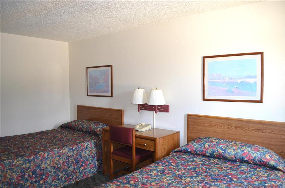 Motel 6 - Newest - Ultra Sparkling Approved - Chiropractor Approved Beds - New Elevator - Robotic Massages - New 2023 Amenities - New Rooms - New Flat Screen Tvs - All American Staff - Walk To Longhorn Steakhouse And Ruby Tuesday - Book Today And Sav 킹슬랜드 객실 사진